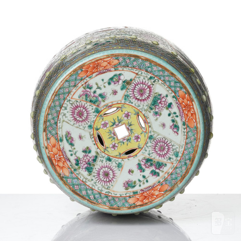 A famille rose garden seat, - 图8